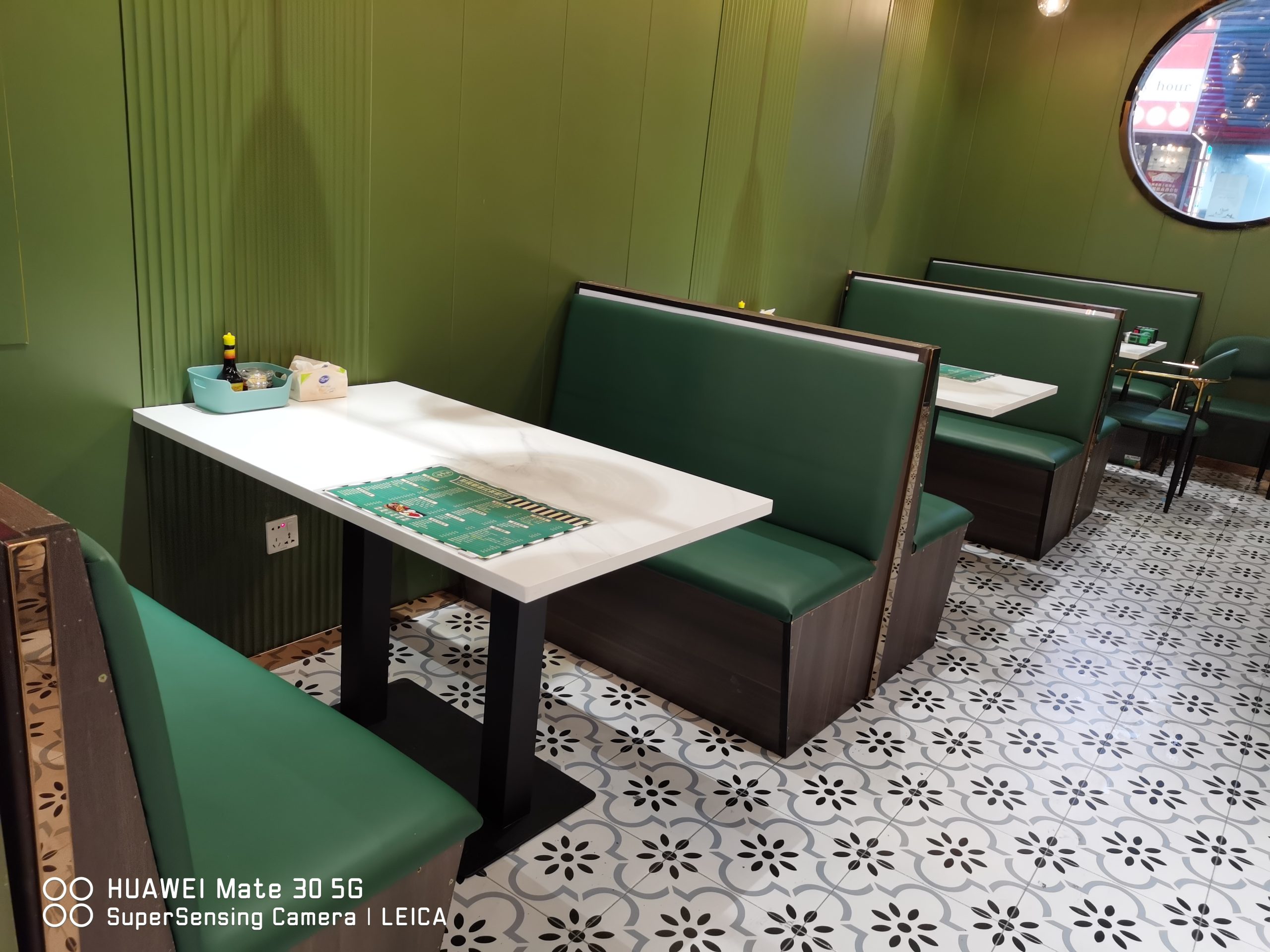 Hong Kong-Style Tea Restaurant