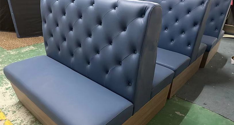 Luxury High-Gloss Back Booth Seating (for Modern Restaurants & Boutique Cafés)