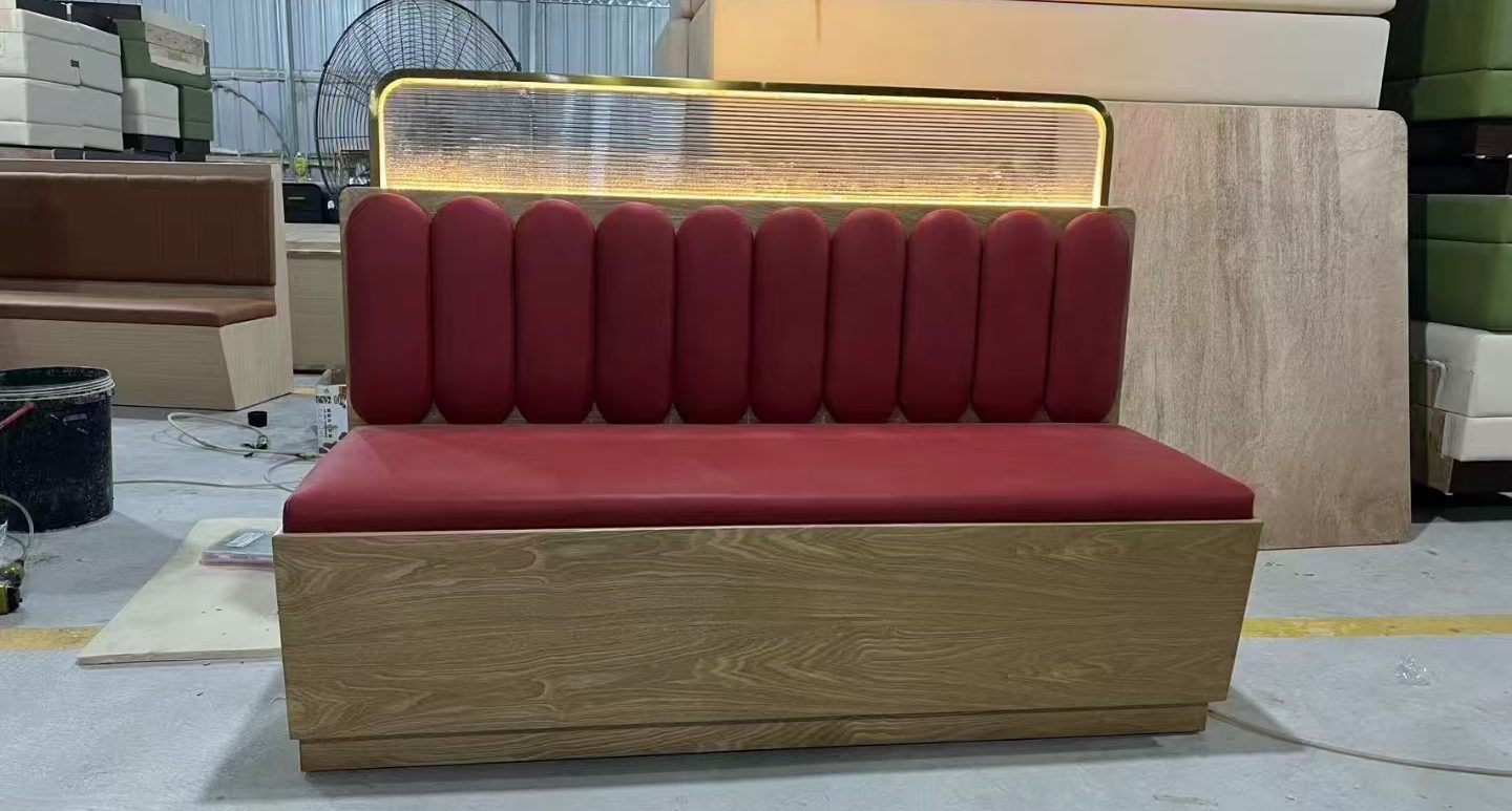 Modern upholstered leather seating unit