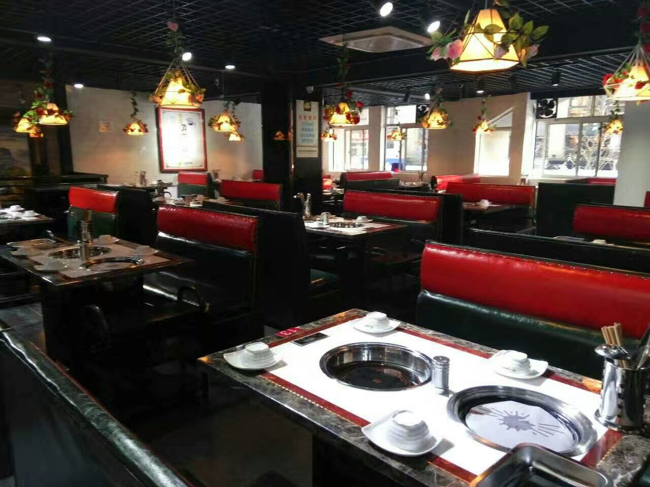 Hot Pot Tables and Chairs: Material Selection and Care Essentials