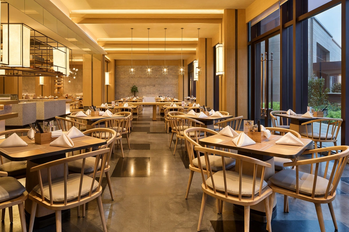 Commercial vs. Residential Dining Furniture: Why Quality Matters for Your Restaurant’s Success