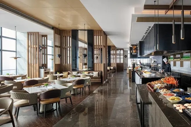 Solid Wood vs. Metal Restaurant Furniture: Which is Best for High-Traffic Dining?
