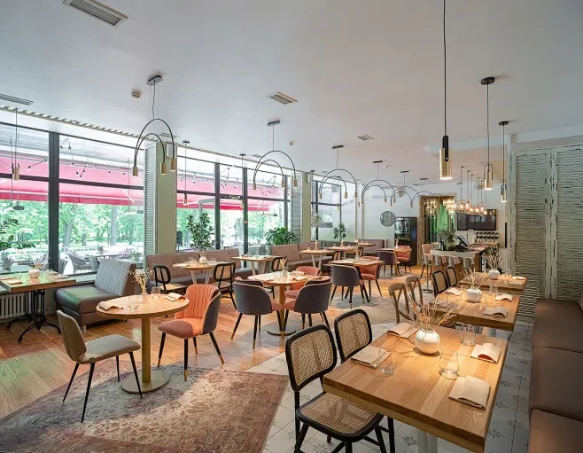 Lightweight Alloy Dining Chairs: 3.5kg Weight, 200kg Load—Why Chains Are Upgrading?